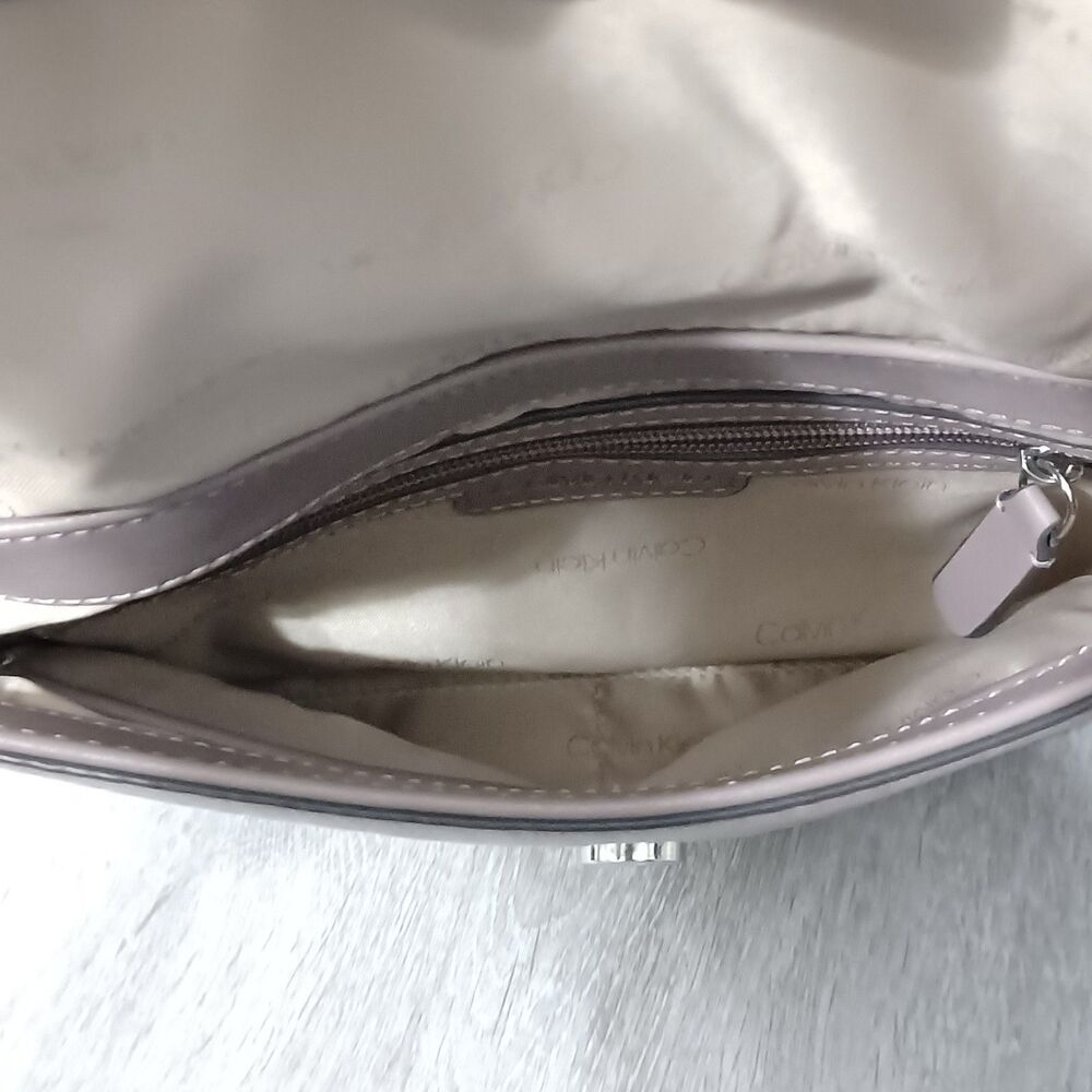 CALVIN KLEIN Tan Elaine Zip Crossbody - Picture 4 of 6